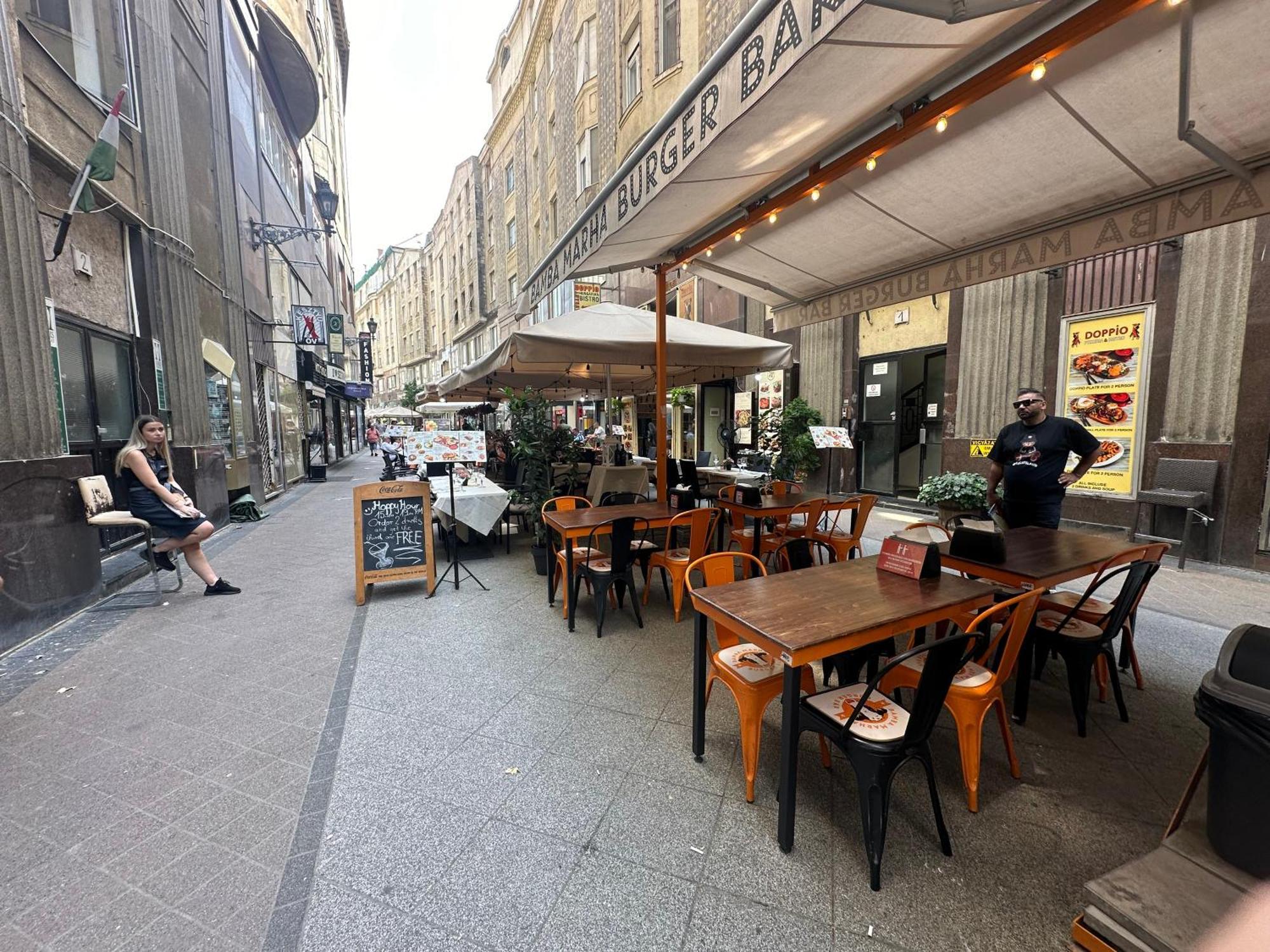 Bright Apartment In The Most Beautiful Street Of Budapest Vaci Street, Fashion Street Βουδαπέστη Εξωτερικό φωτογραφία