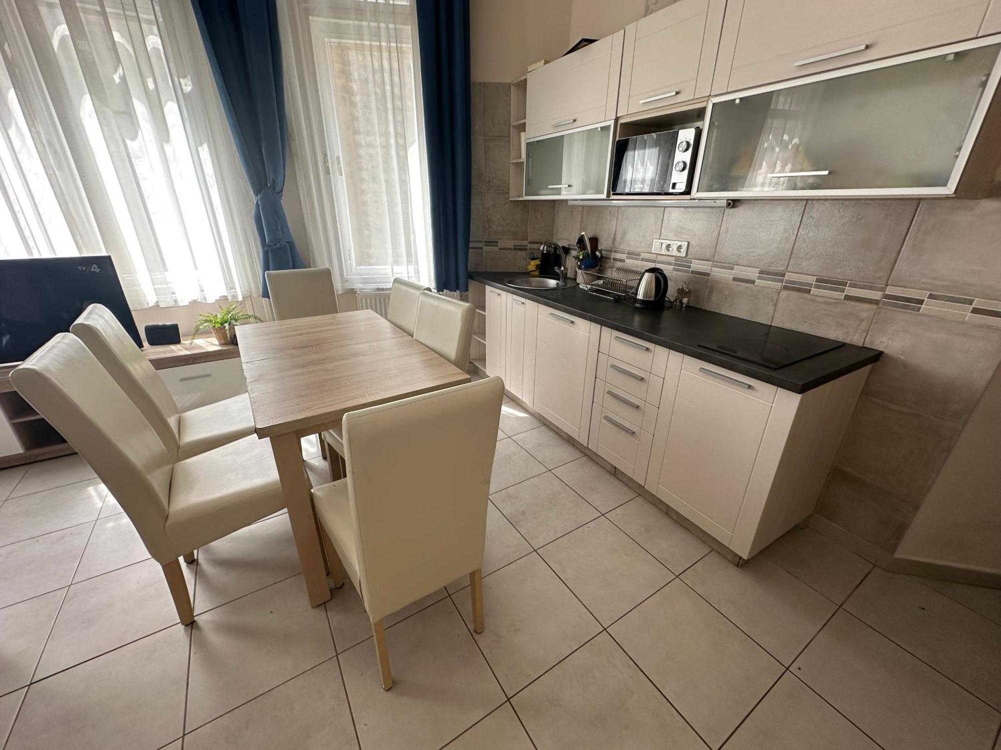 Bright Apartment In The Most Beautiful Street Of Budapest Vaci Street, Fashion Street Βουδαπέστη Εξωτερικό φωτογραφία
